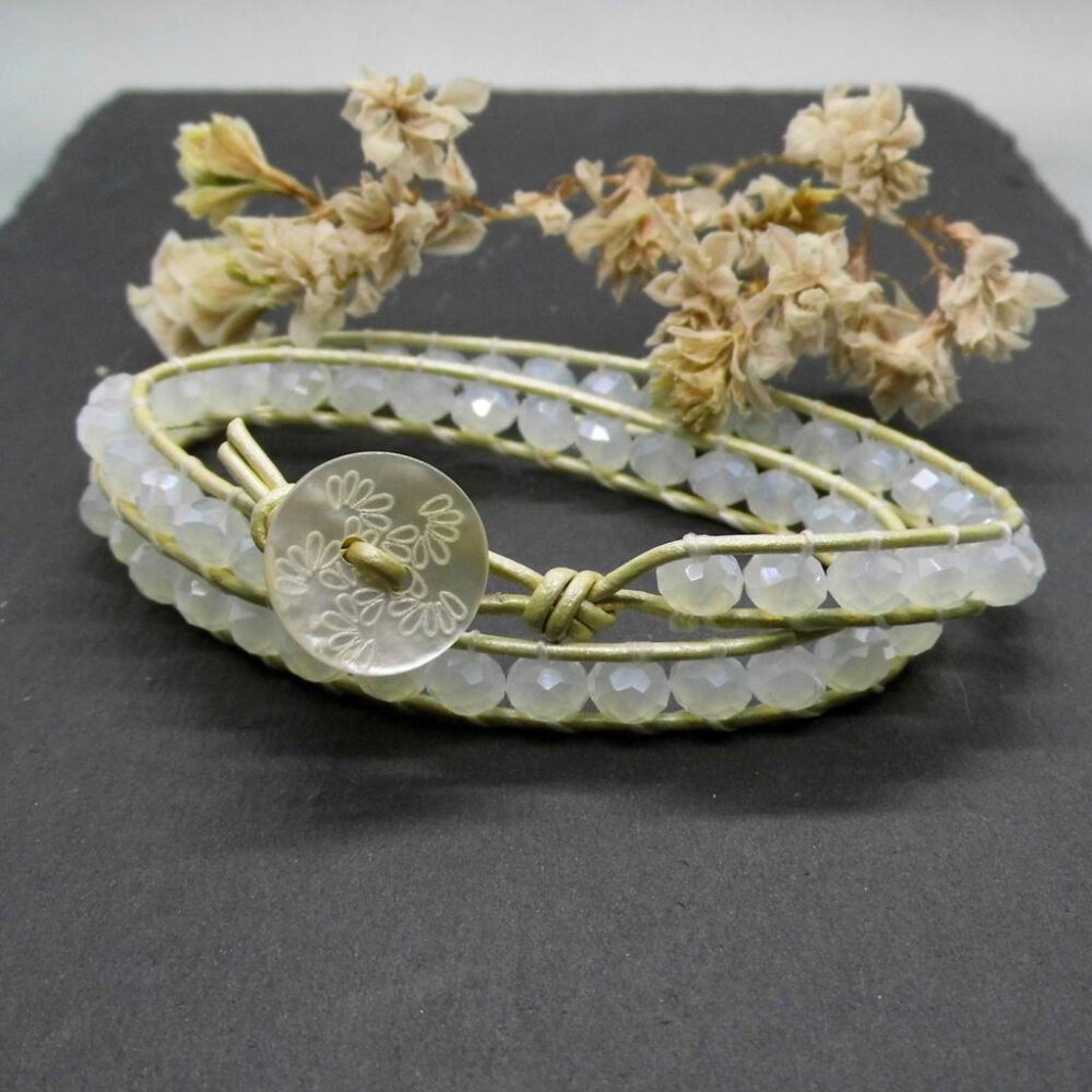 Wickel Armband creme mit Kristallperlen