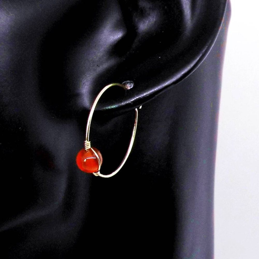 kleine-gold-creolen-mit-oranger-edelstein-perle Creolen Goldfilled mit orangem Karneol