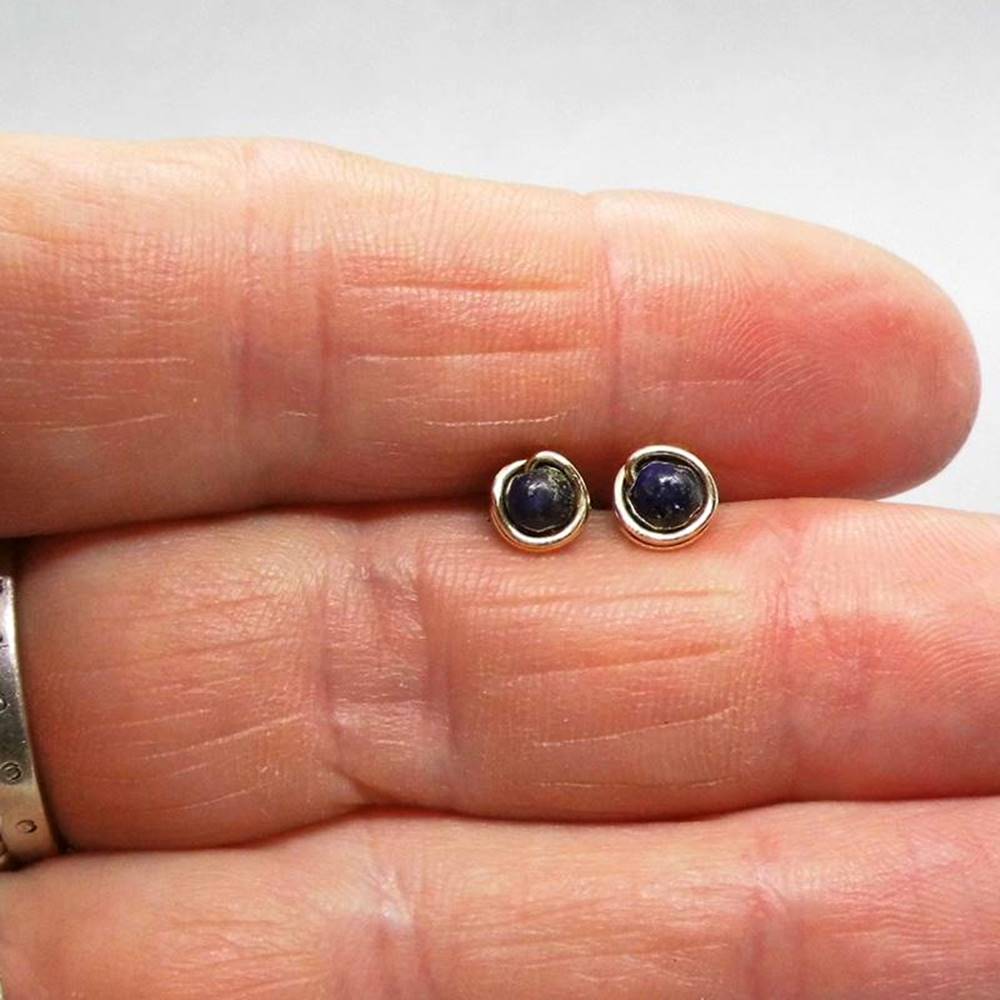 Mini Lapislazuli Ohrstecker Goldfilled
