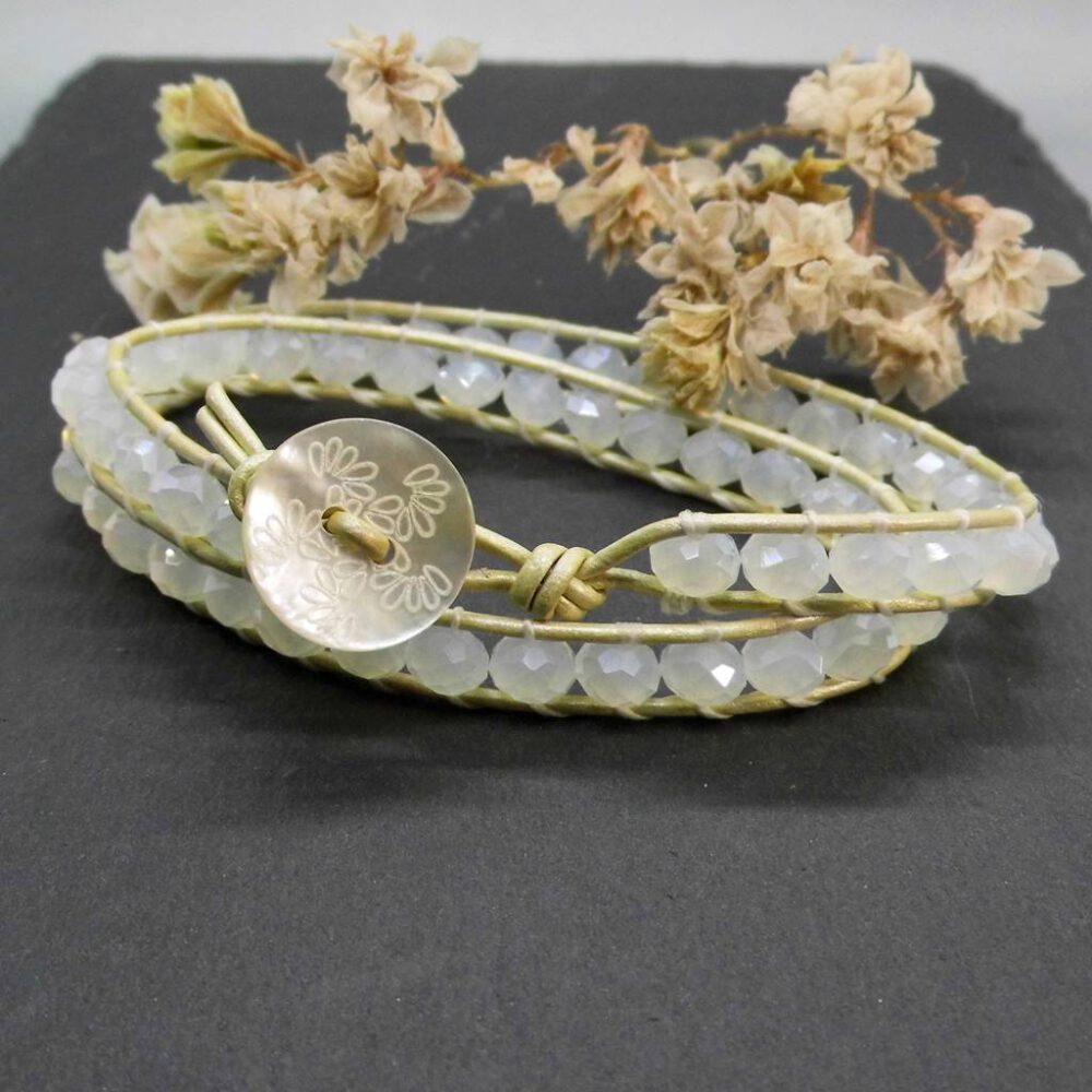 Wickel Armband creme mit Kristallperlen