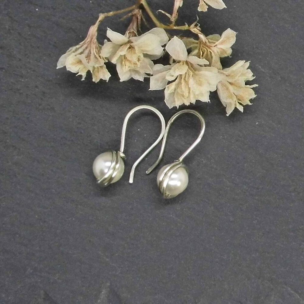 minimalistische-pelen-ohrringe Perlen Ohrhänger creme-weiss 935 Silber