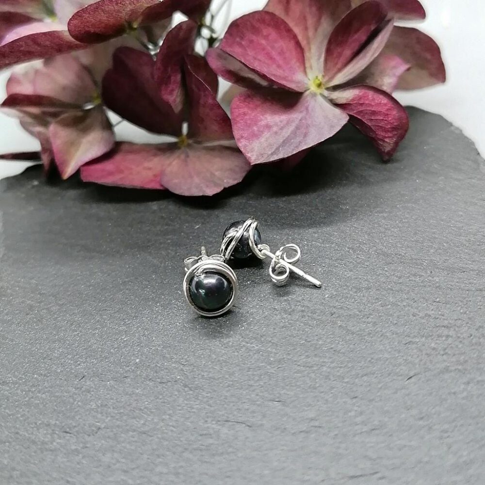 Ohrstecker grau-violette Perlen 935 Silber