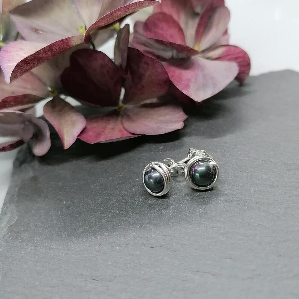 Ohrstecker grau-violette Perlen 935 Silber
