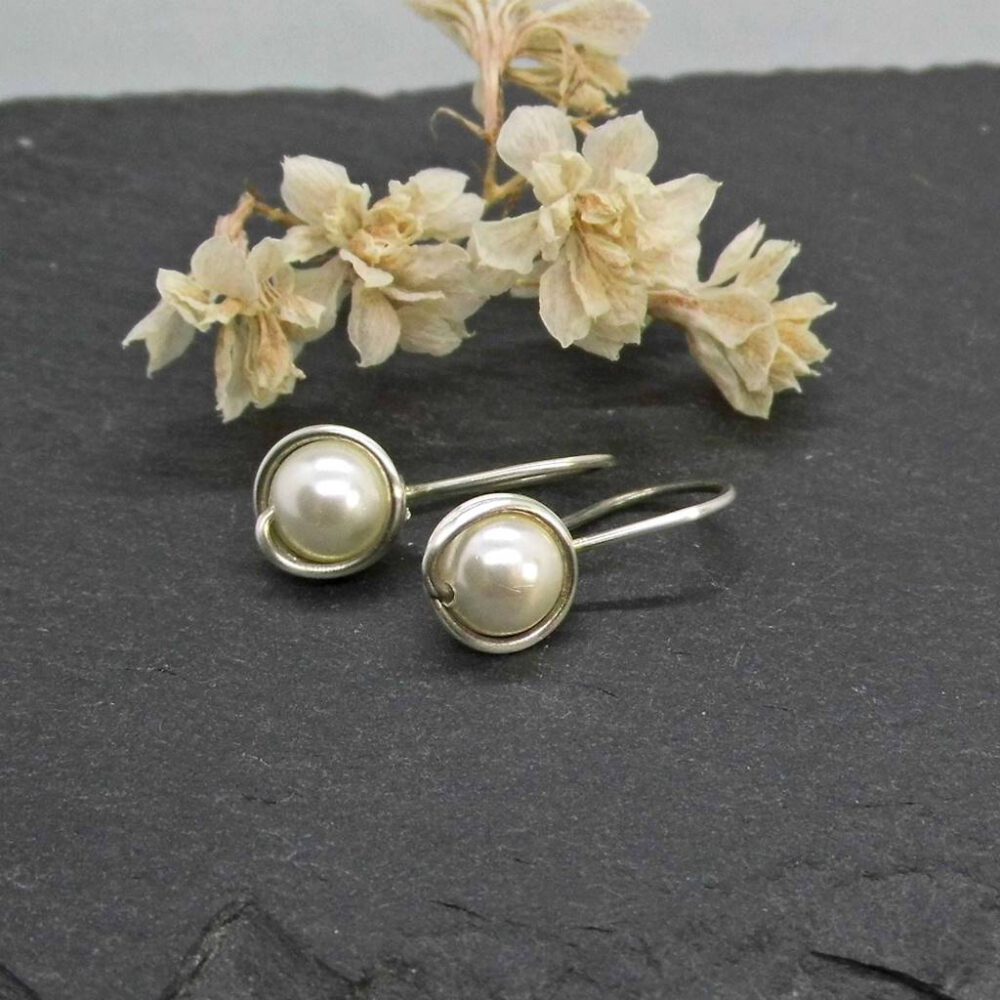silber-perlen-ohrringe-klein Perlen Ohrhänger creme-weiss 935 Silber