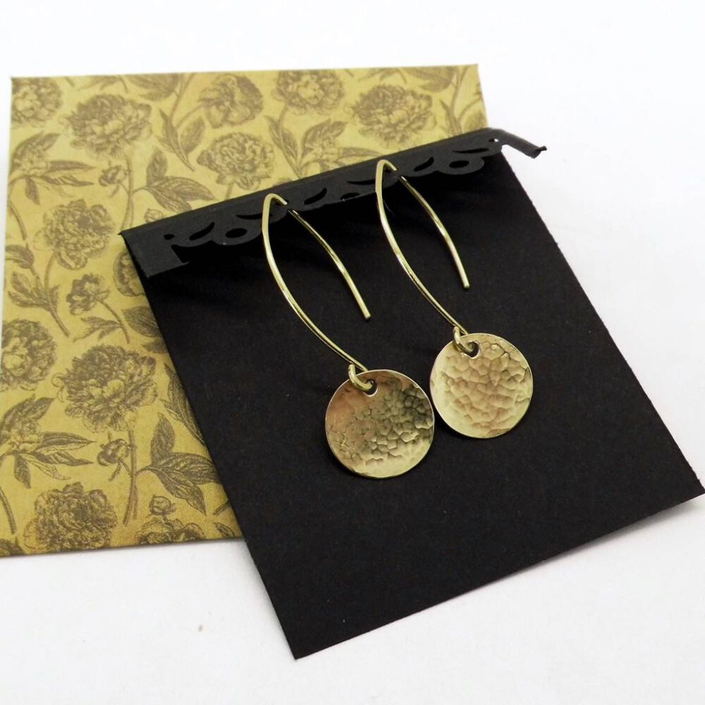 verpackungsbeispiel-ohrringe-goldene-scheiben-messing Ohrhänger goldene Scheiben gehämmert