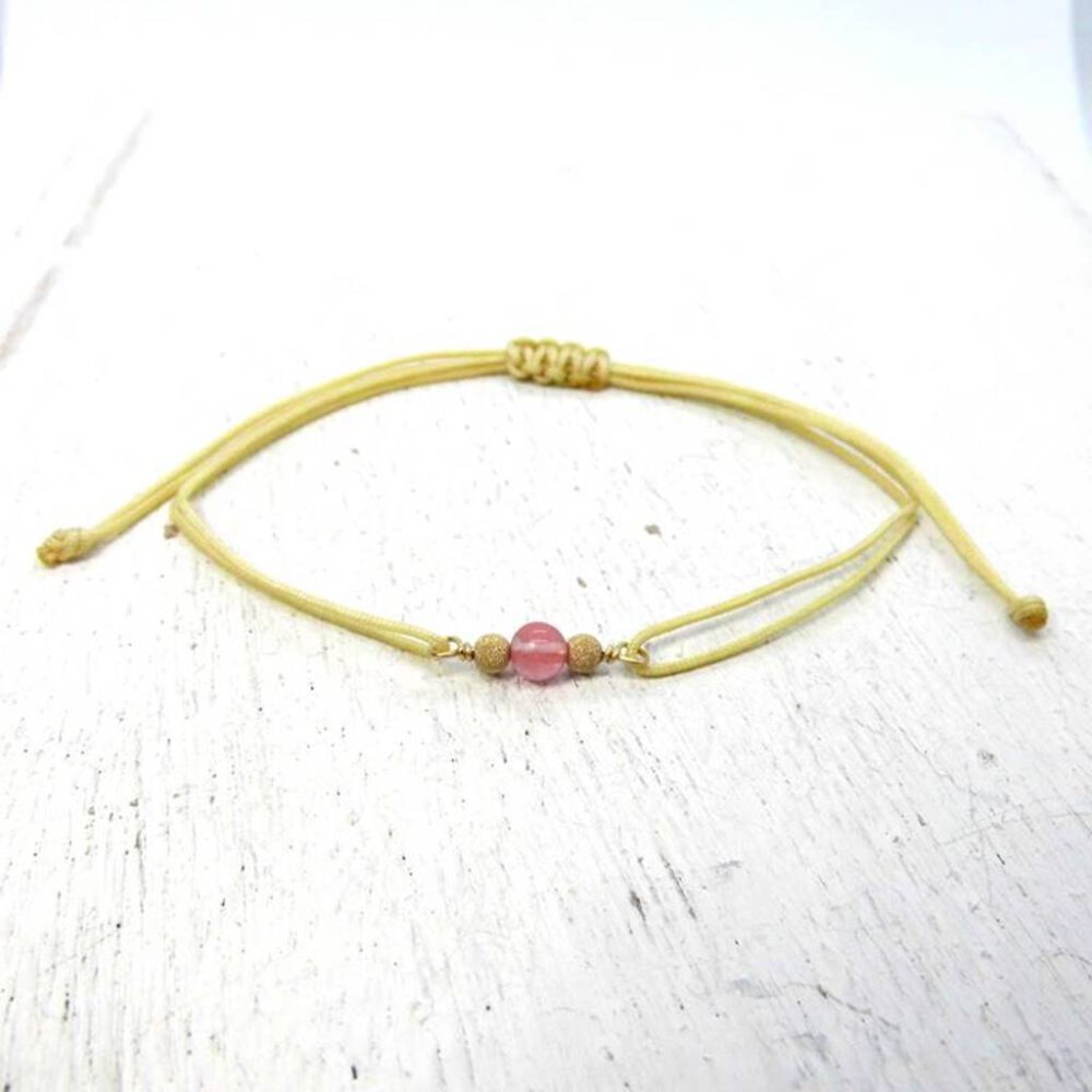 edelstein-textilarmband-gold-rosa Armband Erdbeerquarz Goldfilled