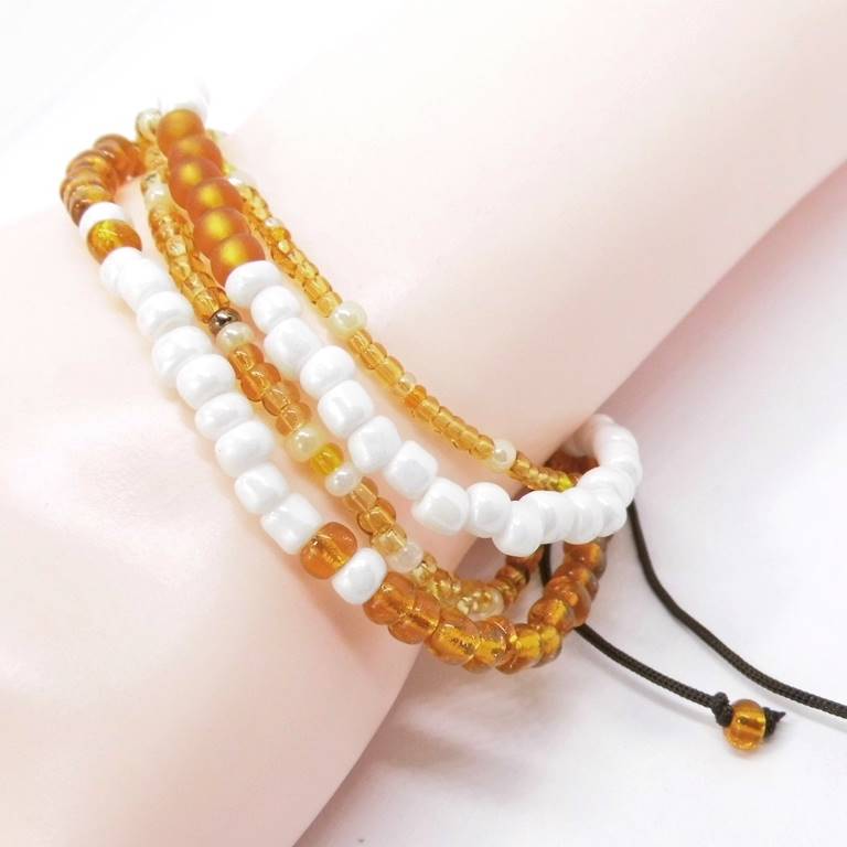 Perlen Armband bernsteinfarben-weiß