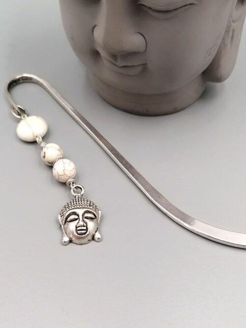 silberfarbenes Metall Lesezeichen mit Buddha Anhänger