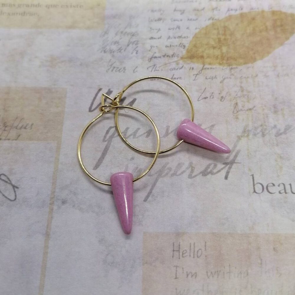 Creolen mit rosa Spike Perlen