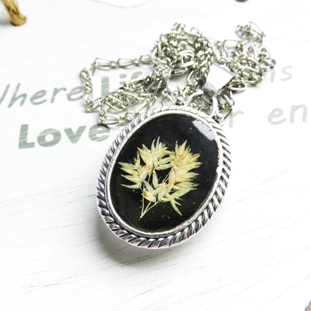 anhaenger-grassamen-kette-versilbert Kette mit Grassamen-Anhänger