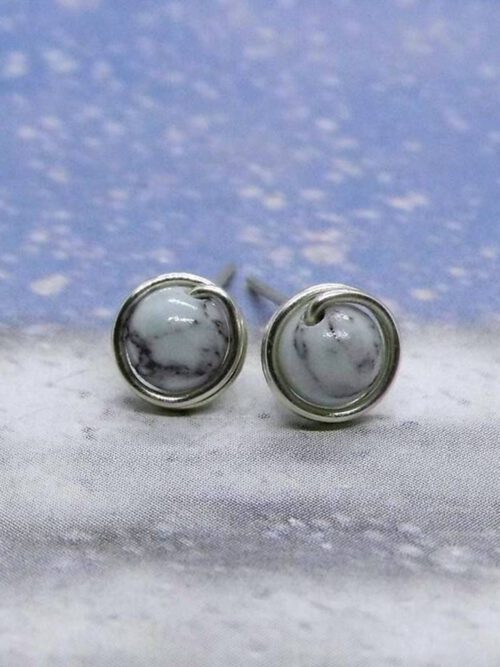 edelstein-howlith-perlen-ohrstecker-hellblau-silber Mini Howlith Ohrstecker hellblau 935 Silber
