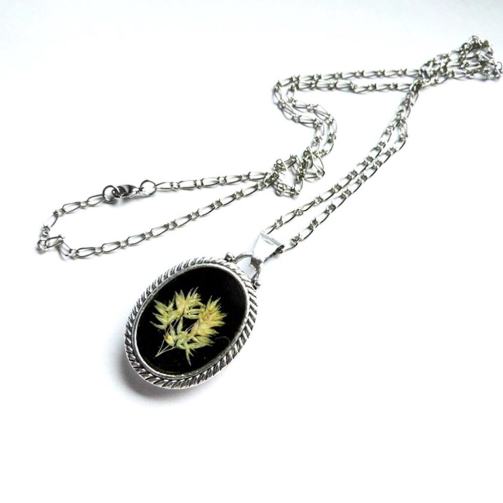 figaro-kette-versilbert-mit-anhaenger-graeser Kette mit Grassamen-Anhänger