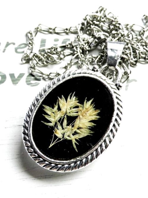 Kette mit Grassamen-Anhänger