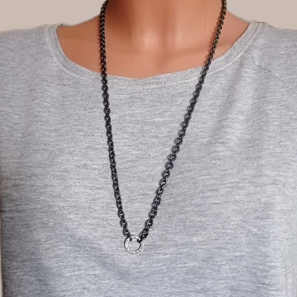 tragebeispiel-gliederkette-schwarz Gliederkette schwarz mit Silberring