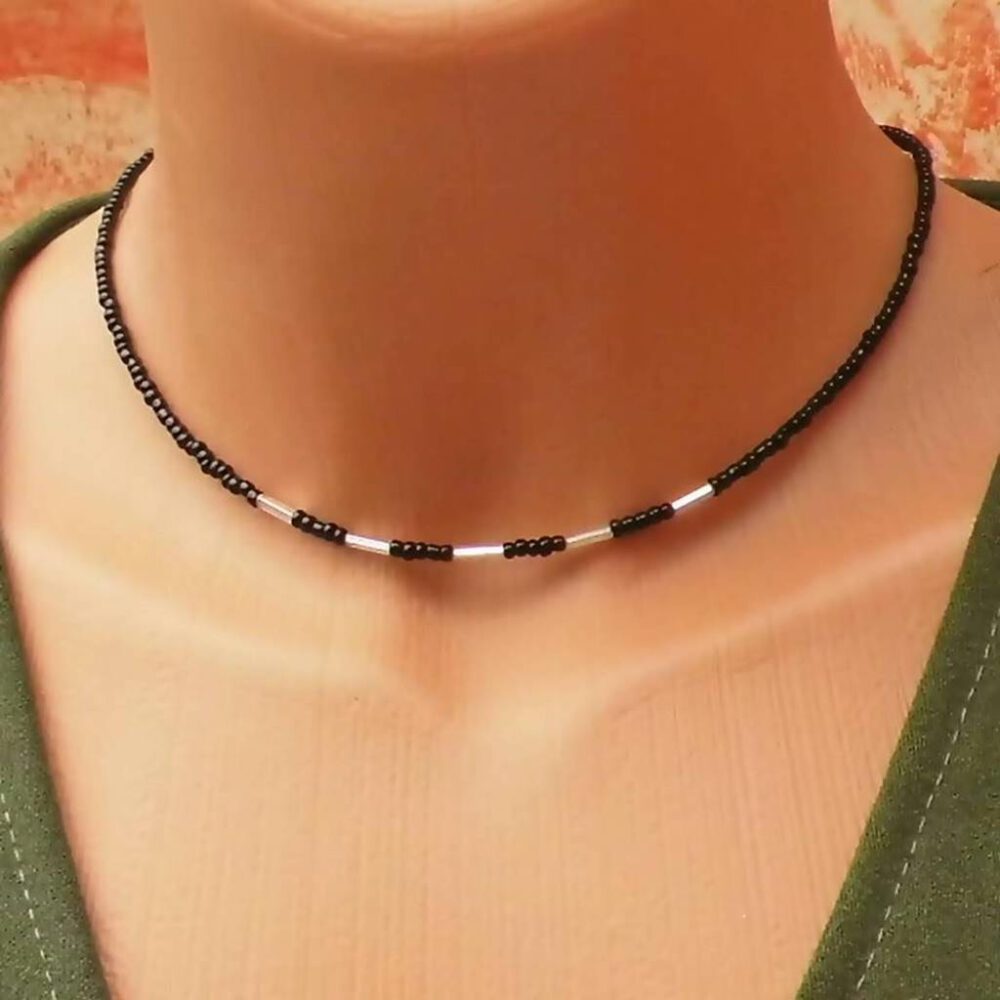 tragebeispiel-schwarz-silber-perlen-kette Choker schwarz-silber
