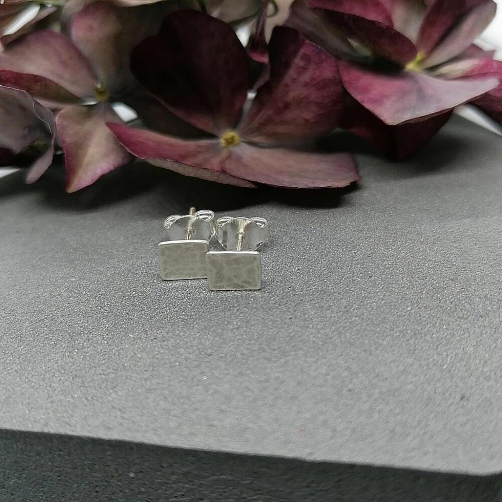 Ohrstecker Quadrat 935 Silber gehämmert