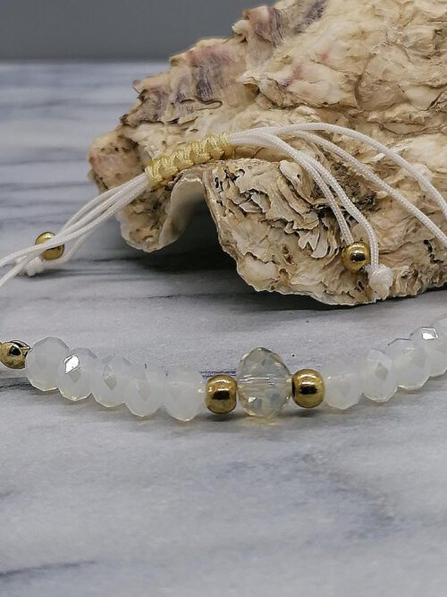 armband-opal-farbene-kristalle-gold Armband mit opalfarbenen Kristallen