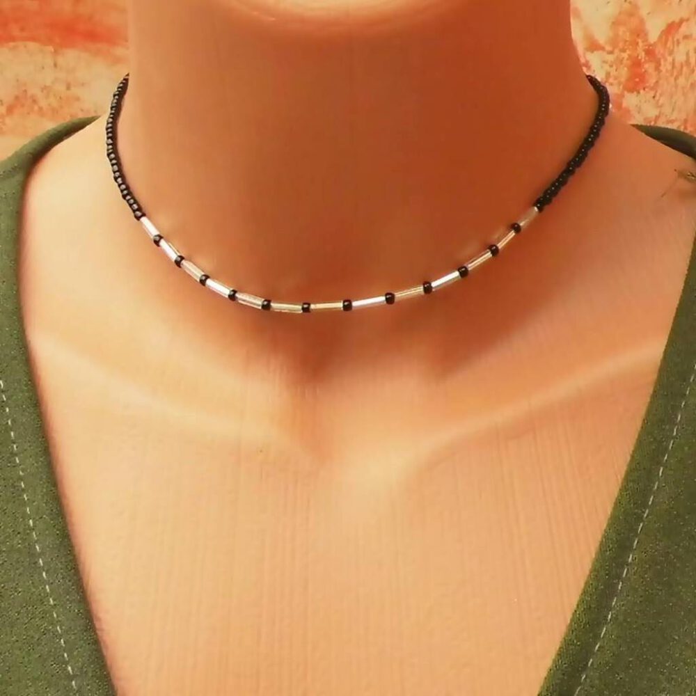 Perlen Choker silber-schwarz