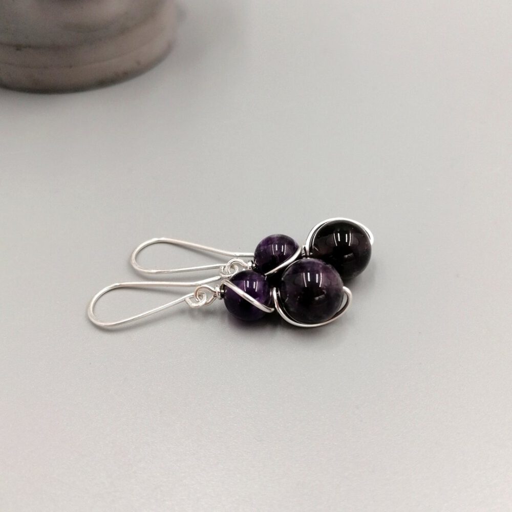 Amethyst Ohrringe aus 2 verschieden grossen Perlen Ohrhänger Amethyst Duo 935 Silber