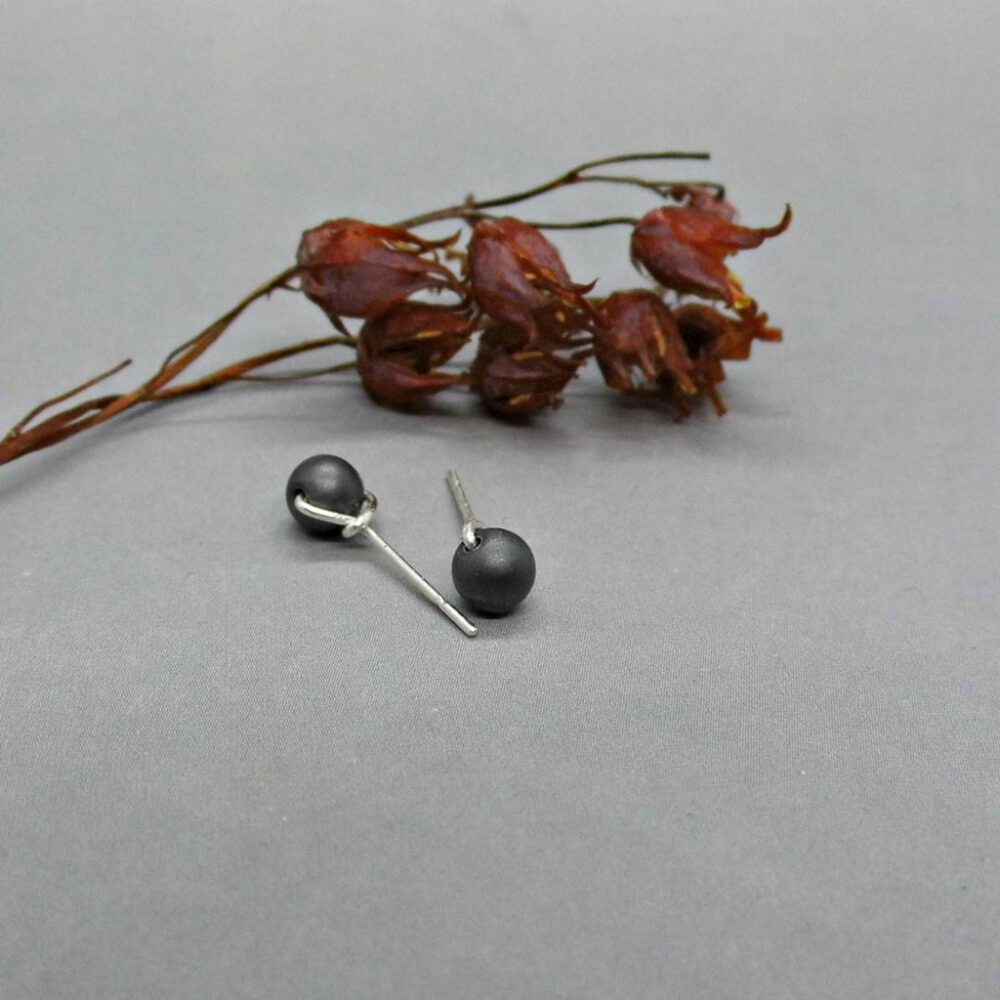 Perlen Ohrstecker Hämatit matt