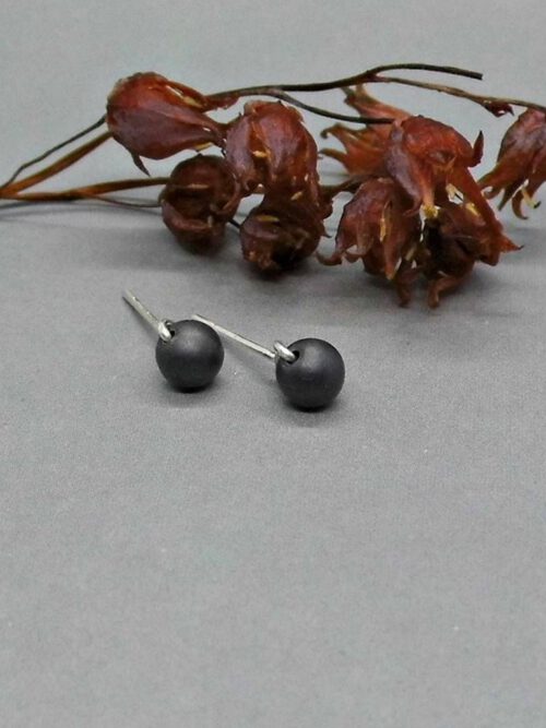 matte-haematit-perlen-ohrstecker Perlen Ohrstecker Hämatit matt