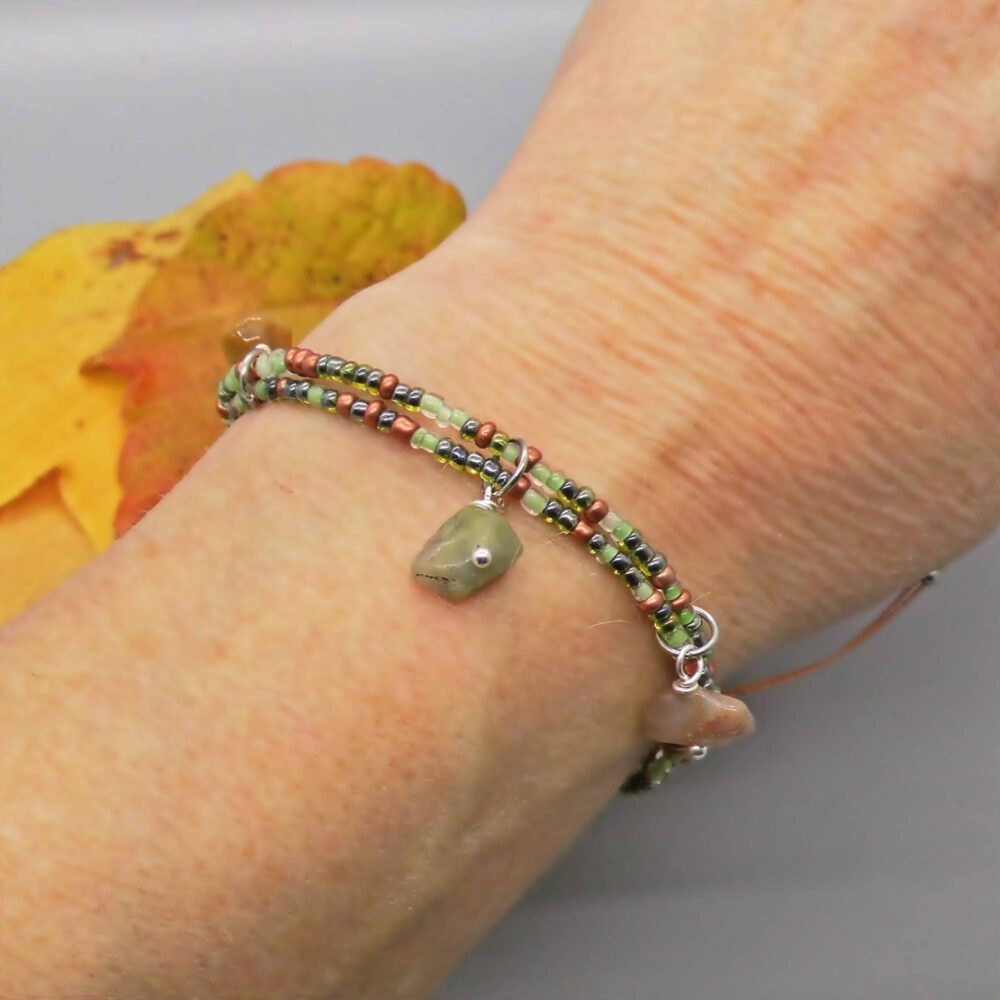 Armband grün-kupfer mit Natursteinen