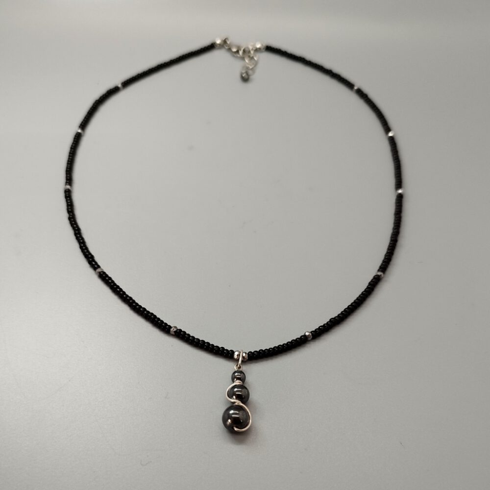 Kette mit Hämatit-Anhänger schwarz-silber