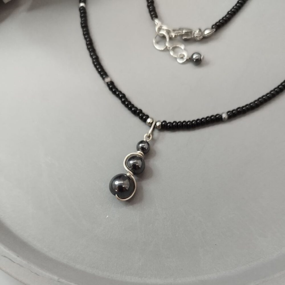 Kette mit Hämatit-Anhänger schwarz-silber
