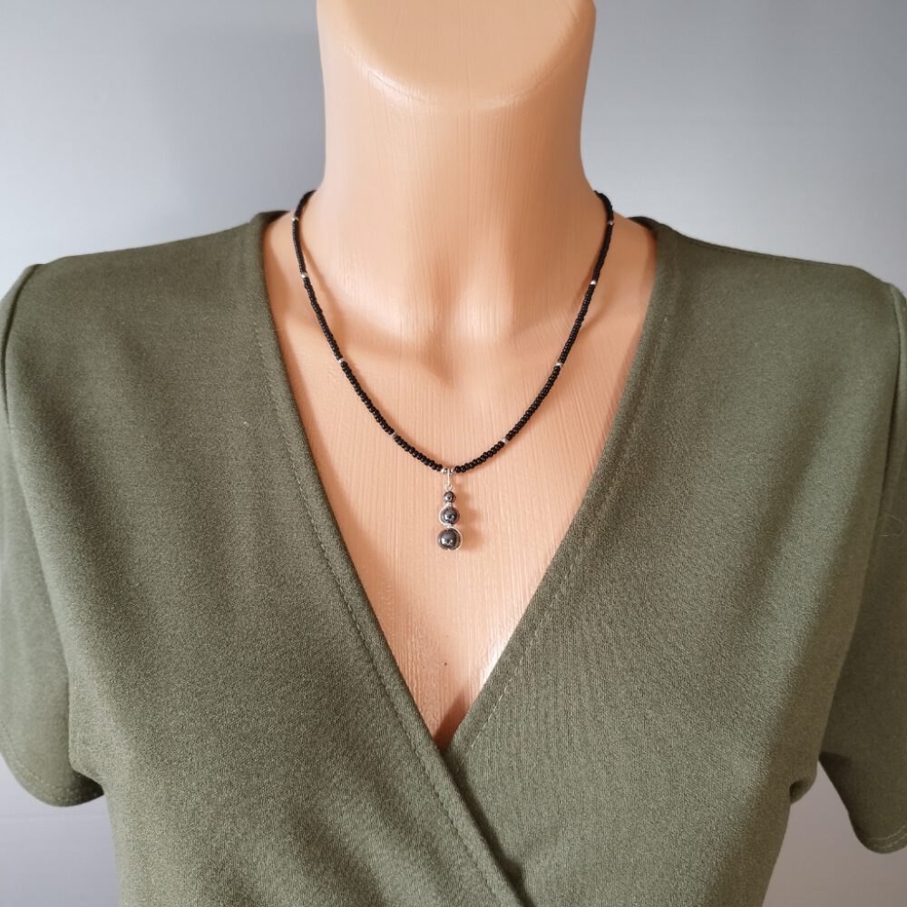 Kette mit Hämatit-Anhänger schwarz-silber