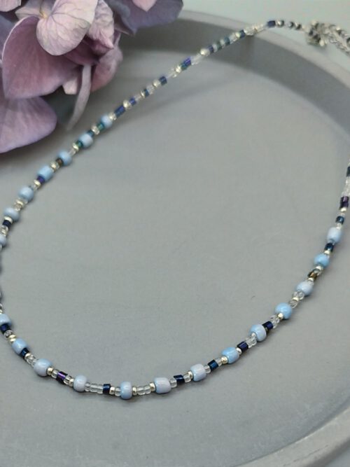 Eleganter Choker in Hellblau und Silber als modisches Accessoire Kette Choker hellblau silber