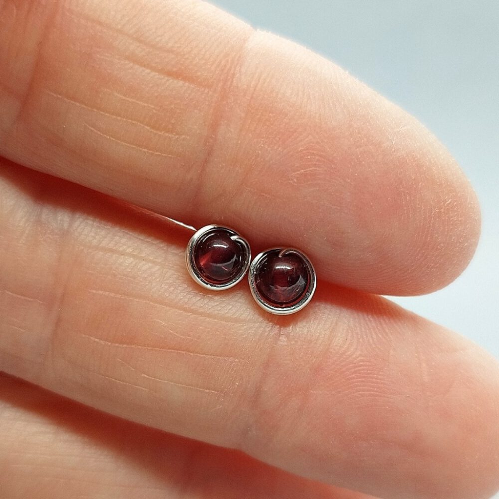 Mini Ohrstecker Granat 935 Silber