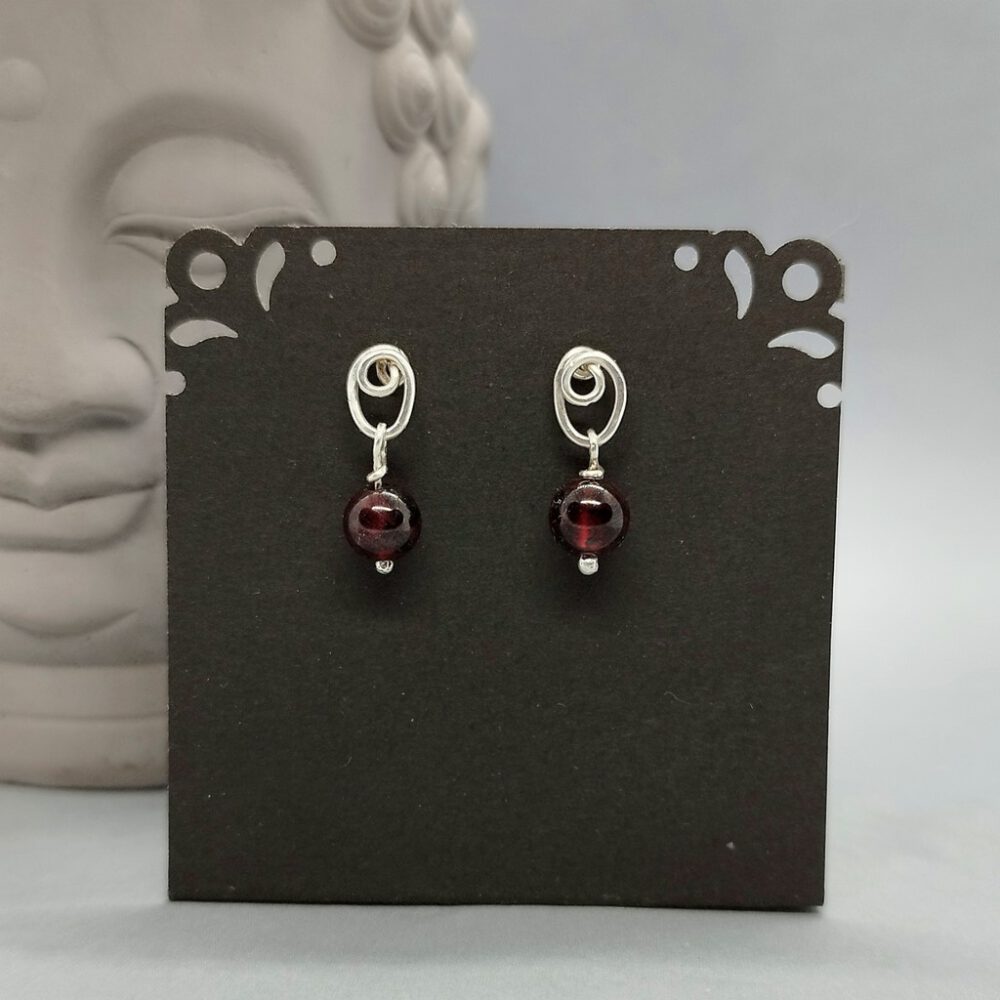 Silber-Ohrstecker mit Granatperlen für ein besonderes Geschenk Granat Ohrstecker hängend, 935 Silber