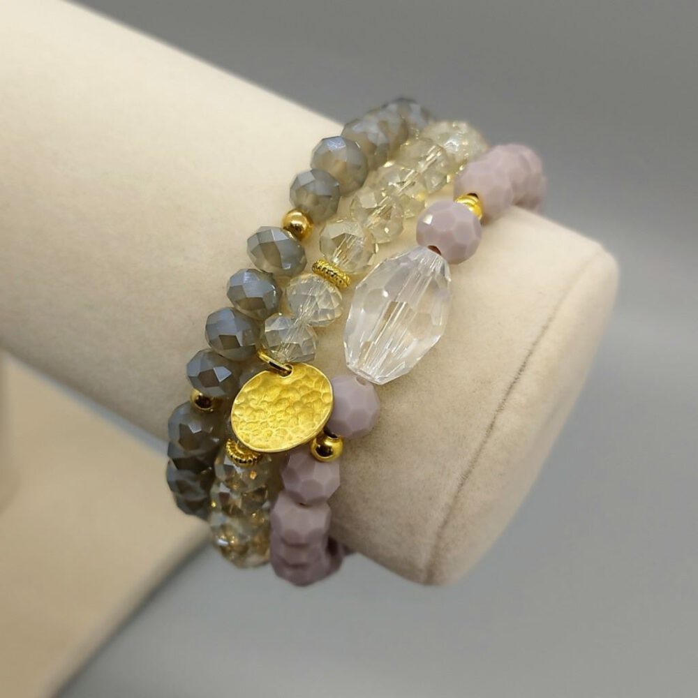 Graues Kristallarmband mit Goldakzenten