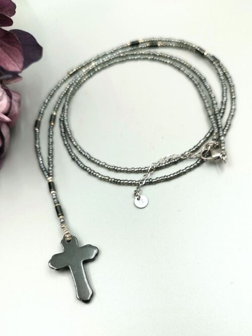 Handgefertigte Y-Kette mit Hämatit-Kreuz Y-Kette mit Hämatitkreuz grau silber