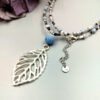 Kette mit blauem Achat & Blattanhänger