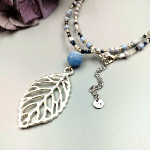 Kette mit blauem Achat & Blattanhänger