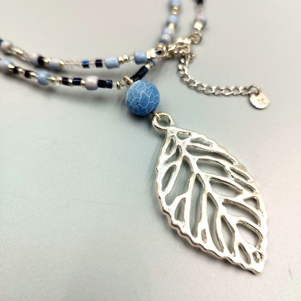 Kette mit blauem Achat & Blattanhänger