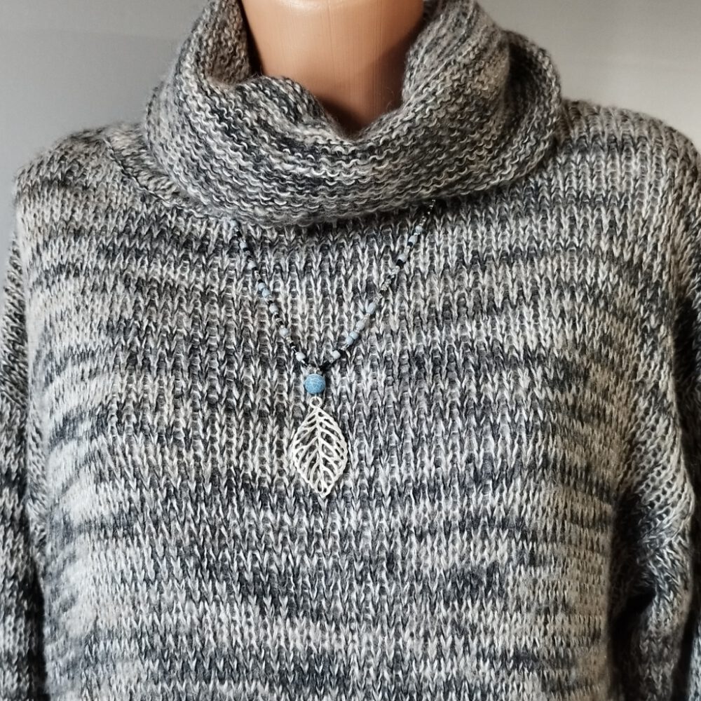 Kette mit blauem Achat & Blattanhänger