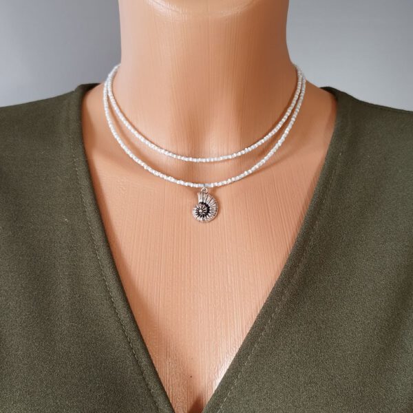 Zarte Muschelkette in Weiß & Pastell-Türkis