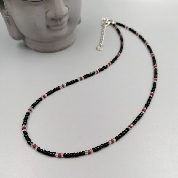 Rocailles-Kette schwarz-rot mit Edelstahl