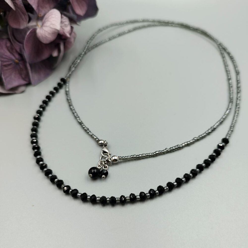 Schmuckstück mit Onyx, Schutzstein und Geburtsstein Dezember Schwarze Kette mit facettierten Kristallen