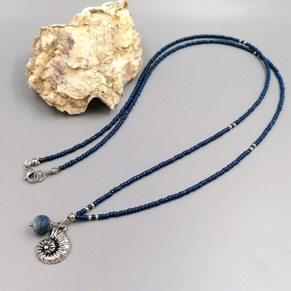 Kette mit Muschel & blauer Korallenperle
