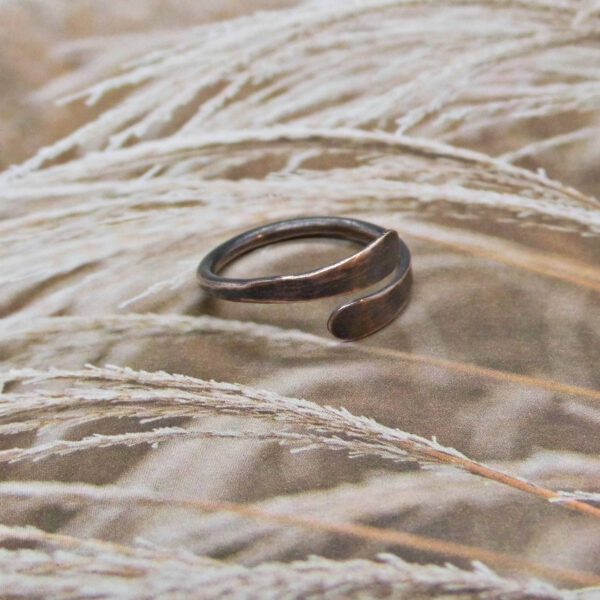 Offener Kupferring oxidiert