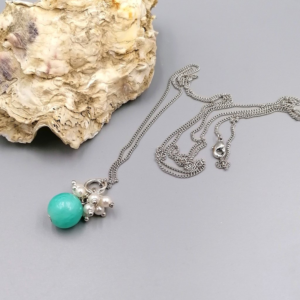 Kette mit Edelstein
