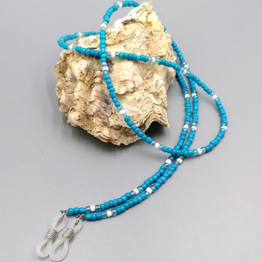 Handgefertigte Brillenkette aus türkis-weißen Rocailles Brillenkette in Türkis & Weiß – handmade