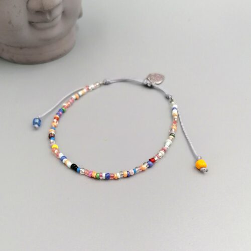 Buntes Boho Armband mit Herzanhänger