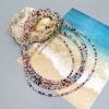 Kurze Kette aus bunten Rocailles