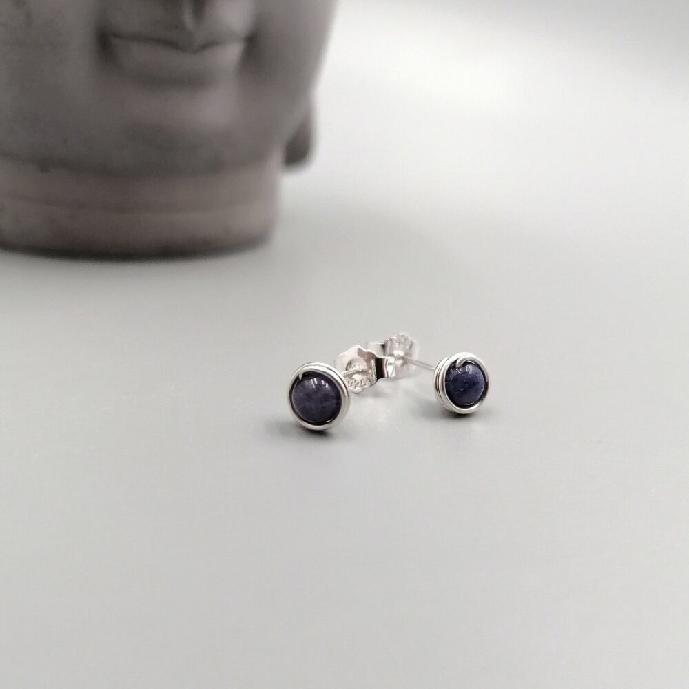 Silber Ohrstecker mit blauen Saphiren