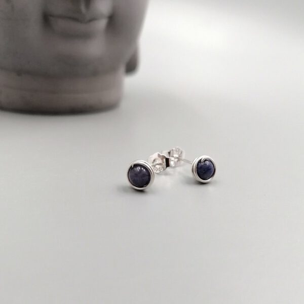 Silber Ohrstecker mit blauen Saphiren
