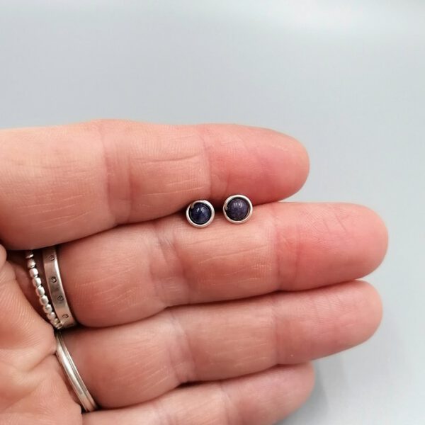 Silber Ohrstecker mit blauen Saphiren